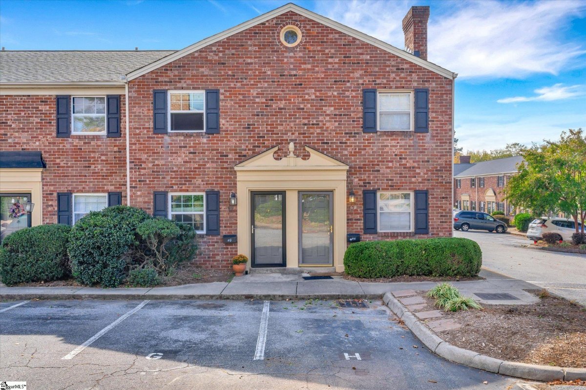 2530 E North Street Unit G6
