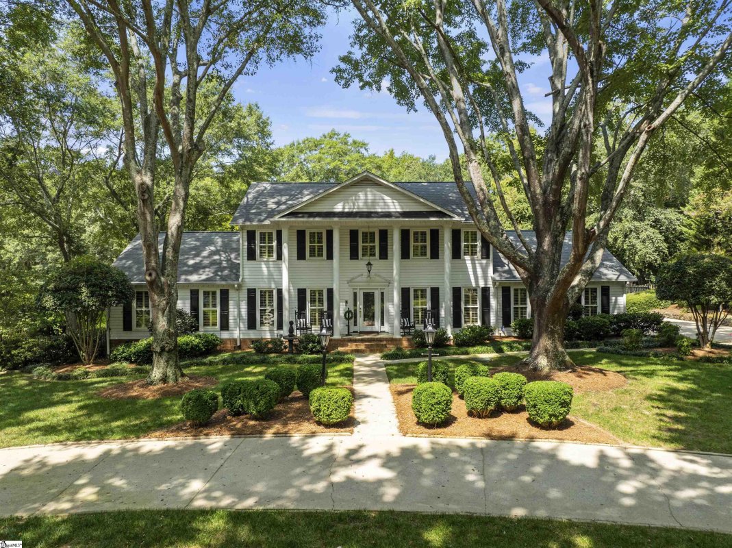 302 Woodbridge Way
