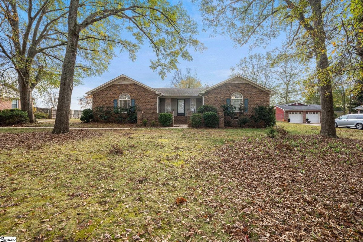 17 Carriage Drive