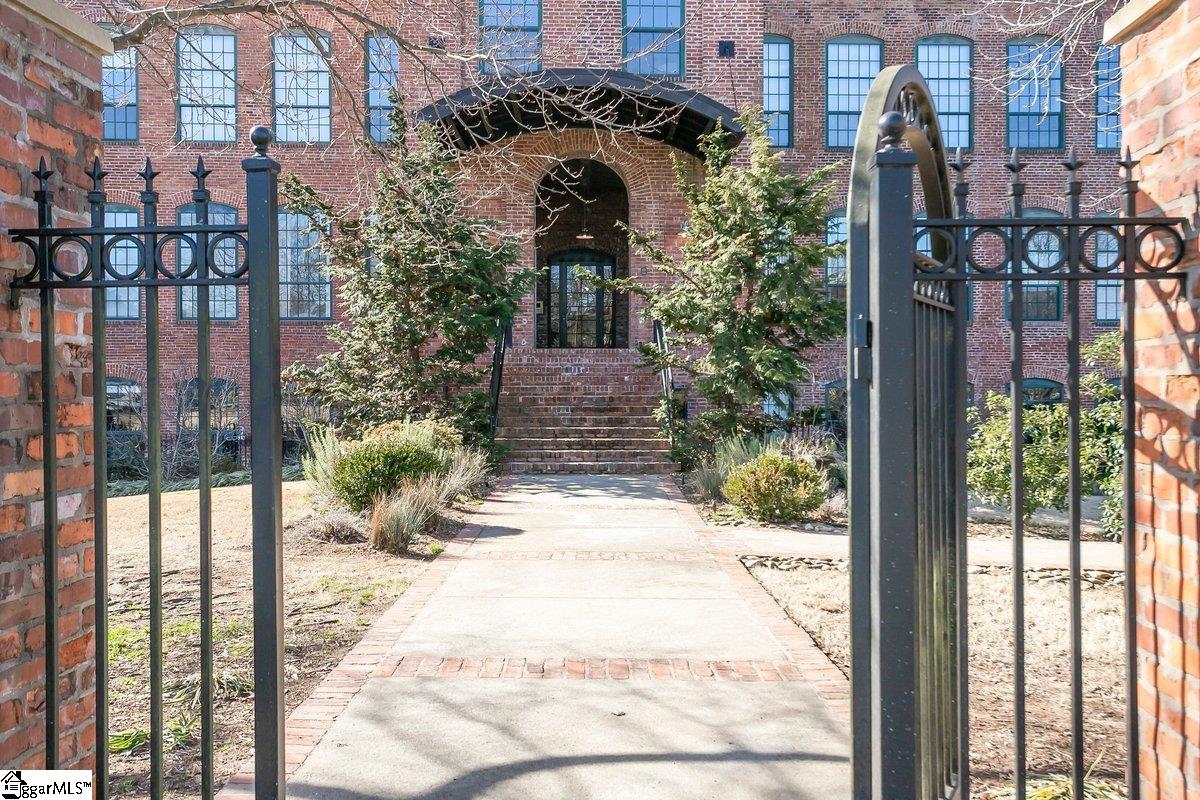 400 Mills Avenue #408