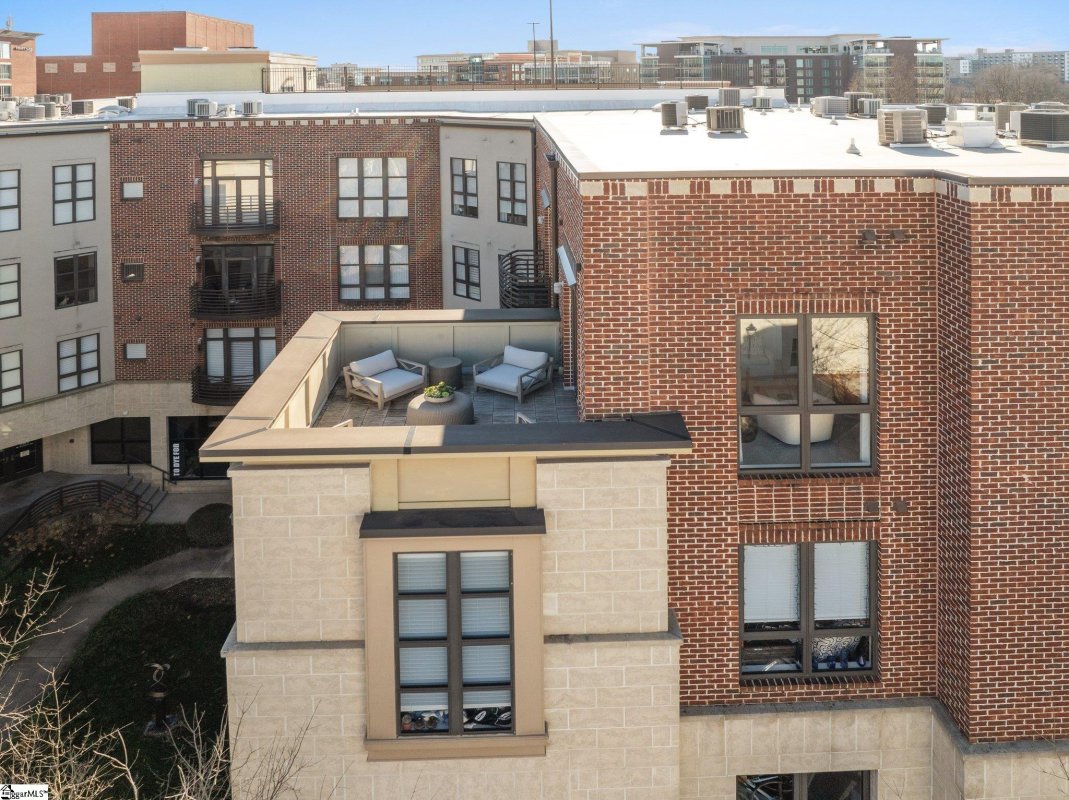 101 W Court Street 419