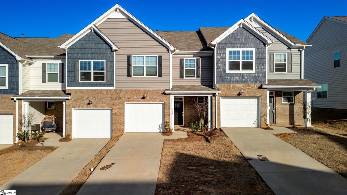 302 E Compass Way