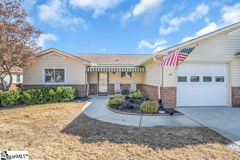 204 Lakeside Circle