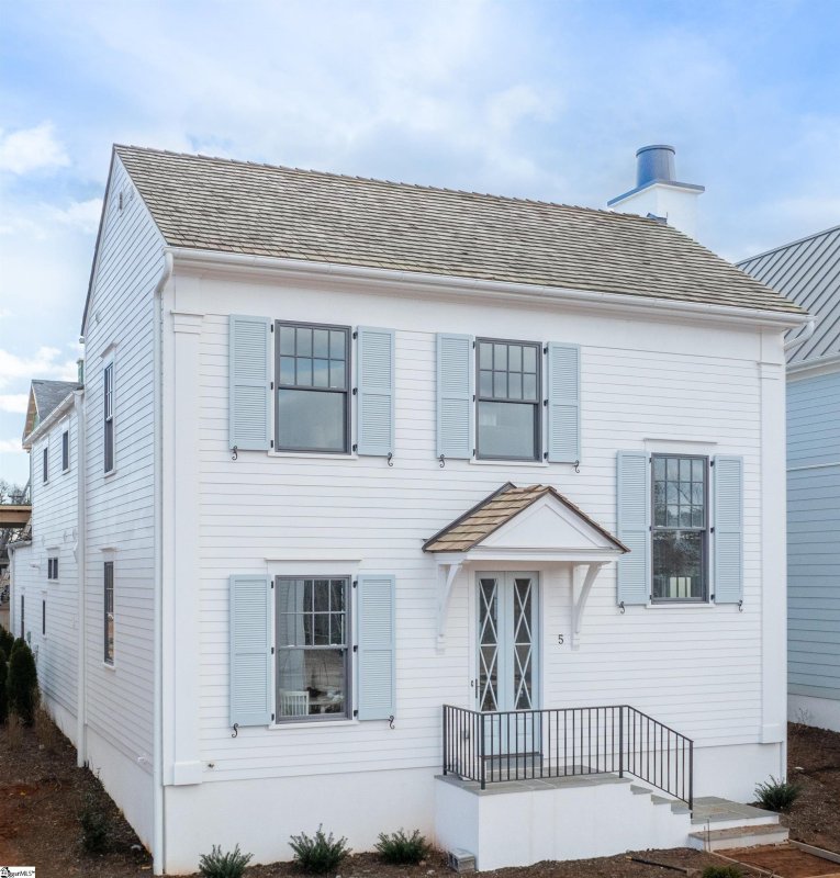 5 Belgard Drive