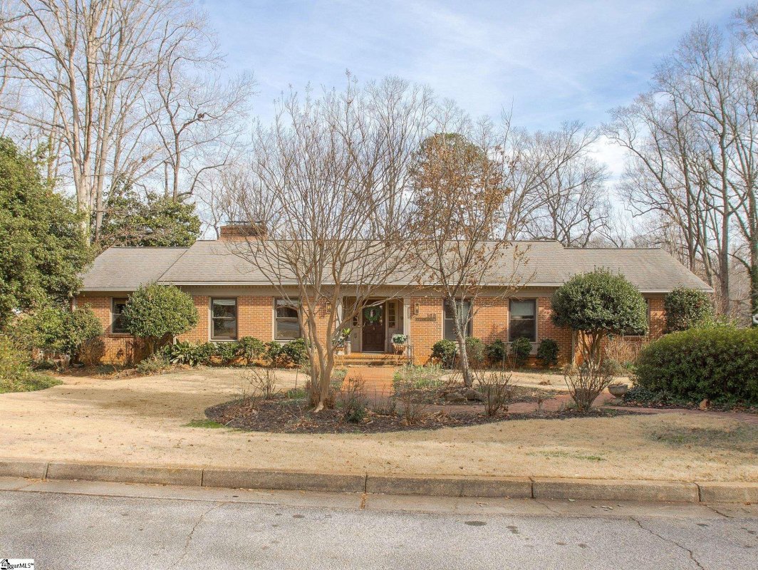 108 Lakecrest Drive