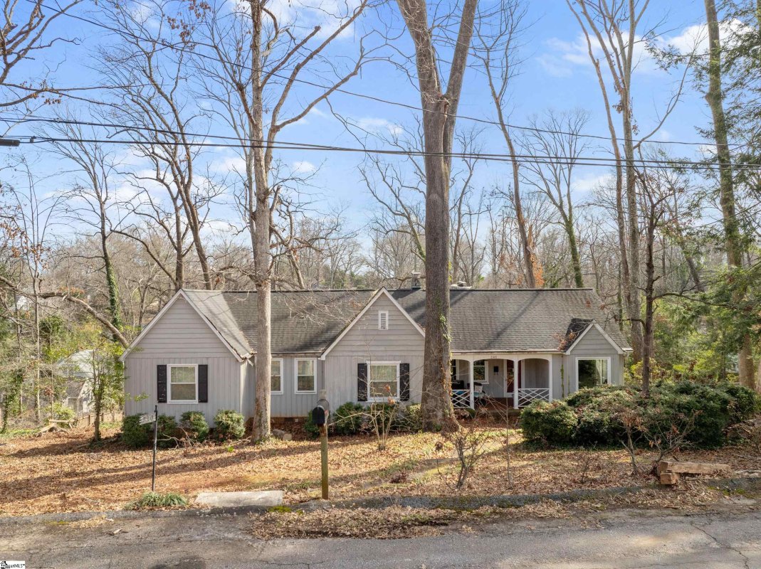 240 E Avondale Drive