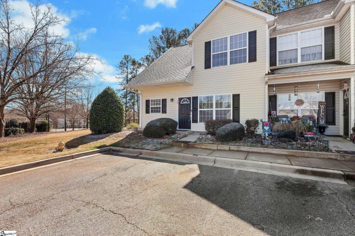 72 Ridgestone Circle