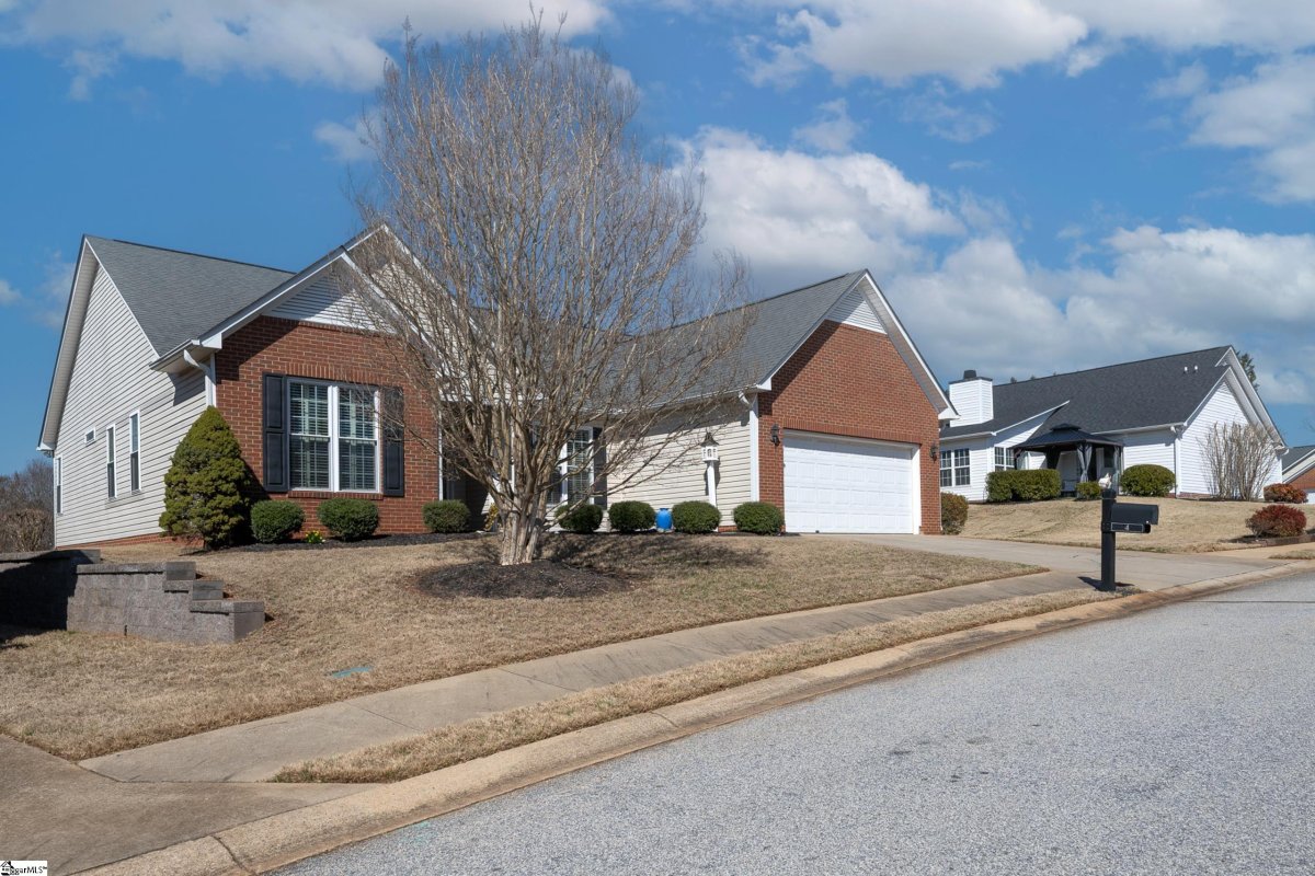 4 Meadowlands Way