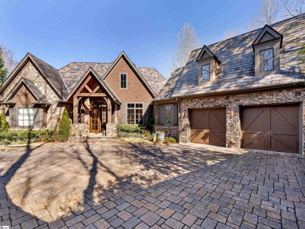 122 Duck Hawk Way
