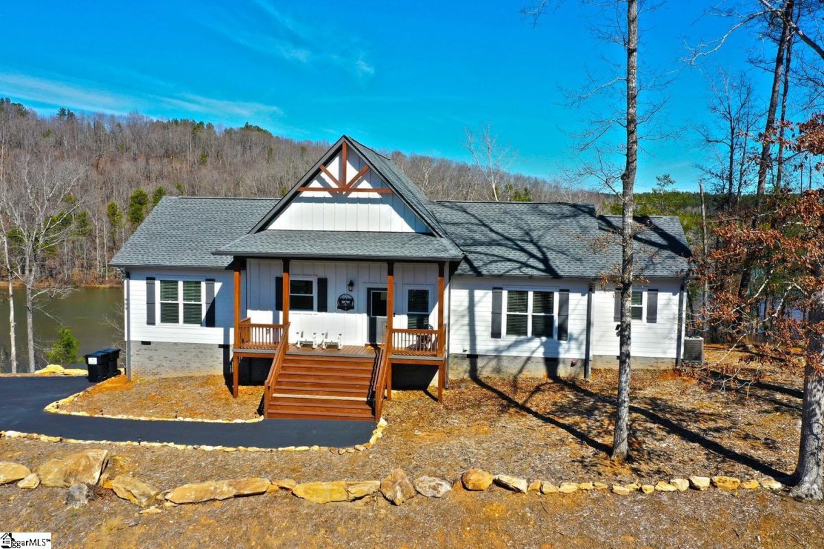 908 Clear Point Trail