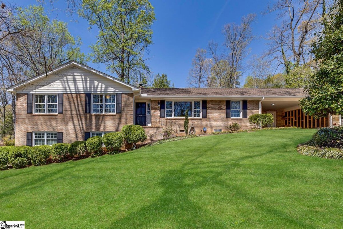 404 Holly Road