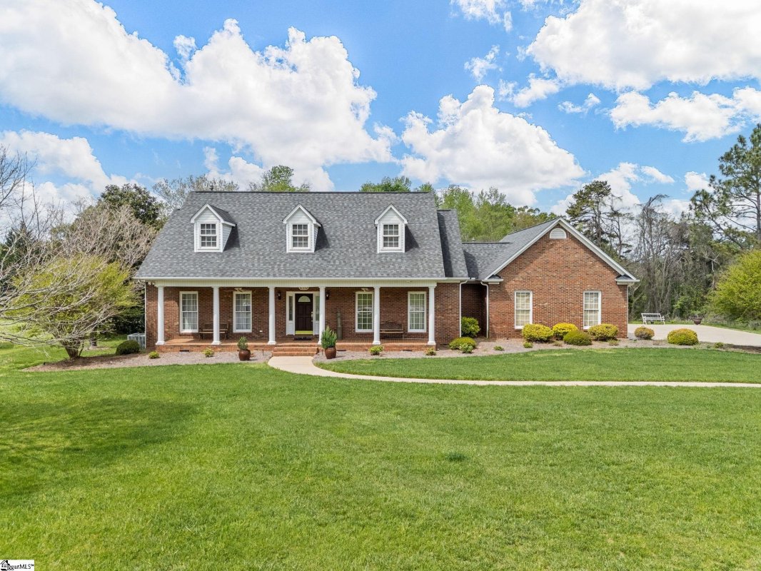 410 Moores Crossing