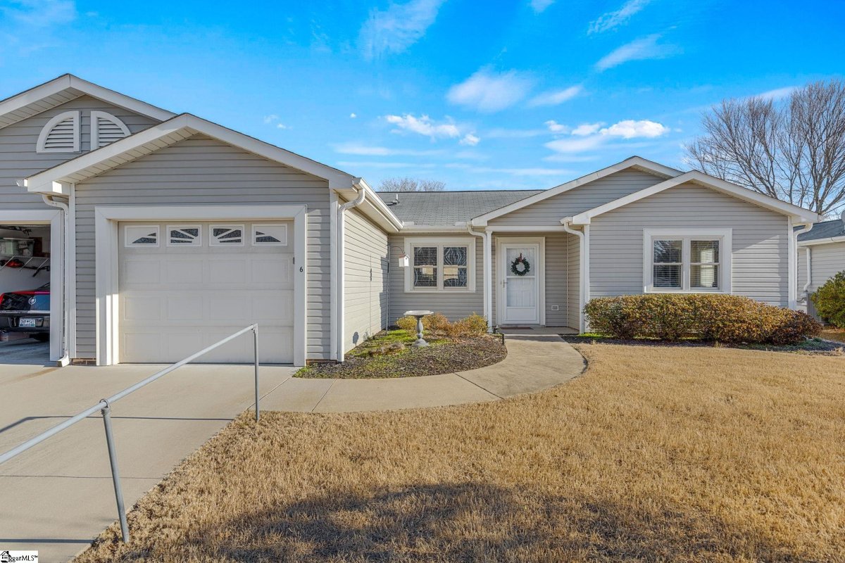 6 Hillview Drive