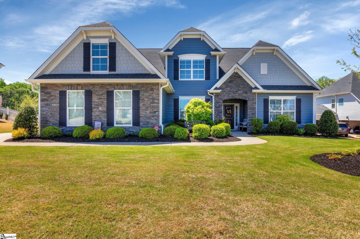 209 Lakeway Place