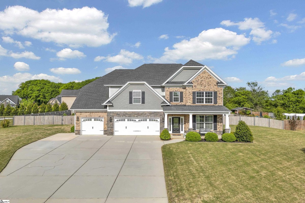 10 Lakeway Place