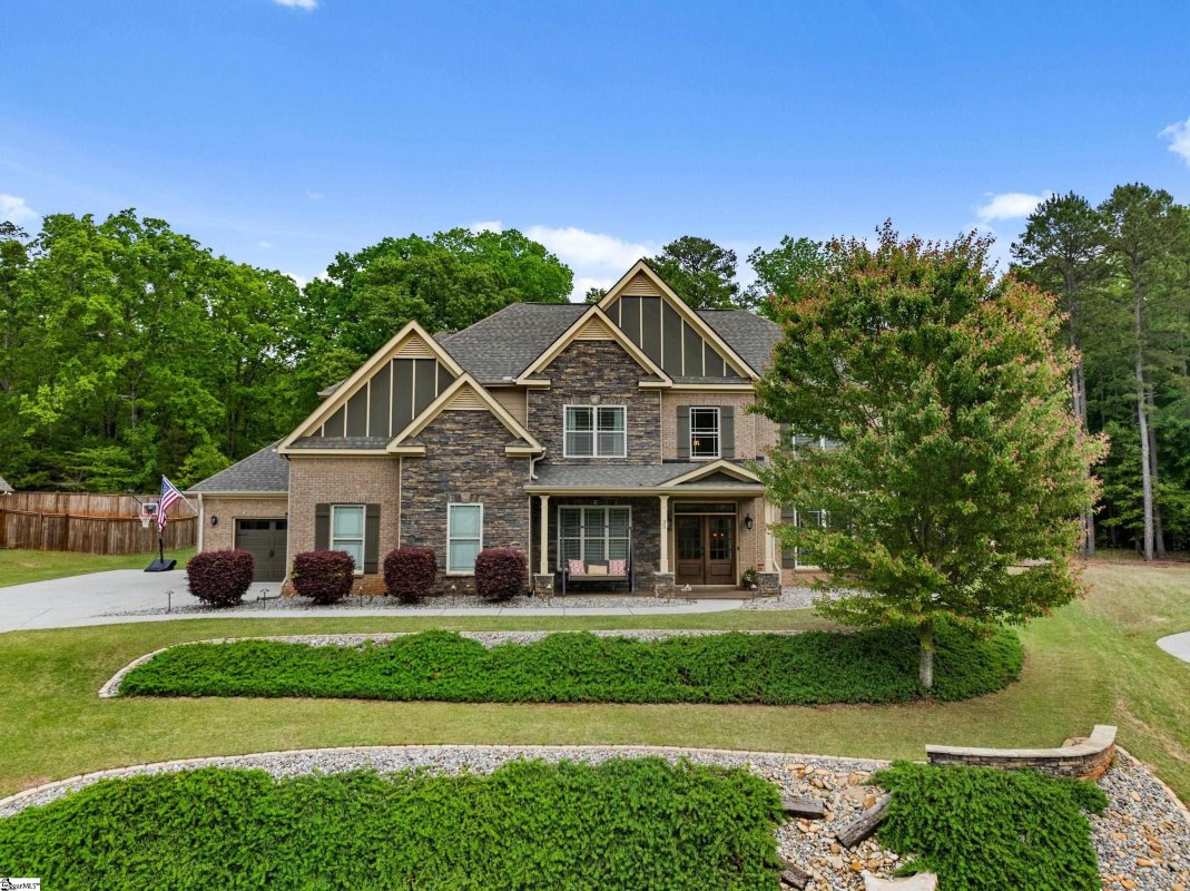 35 Laurelhart Lane