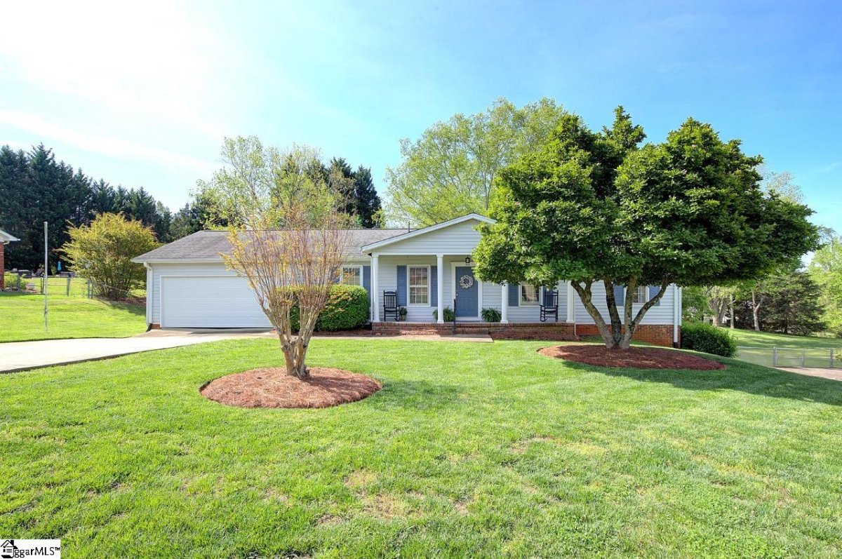 39 Rollingreen Road