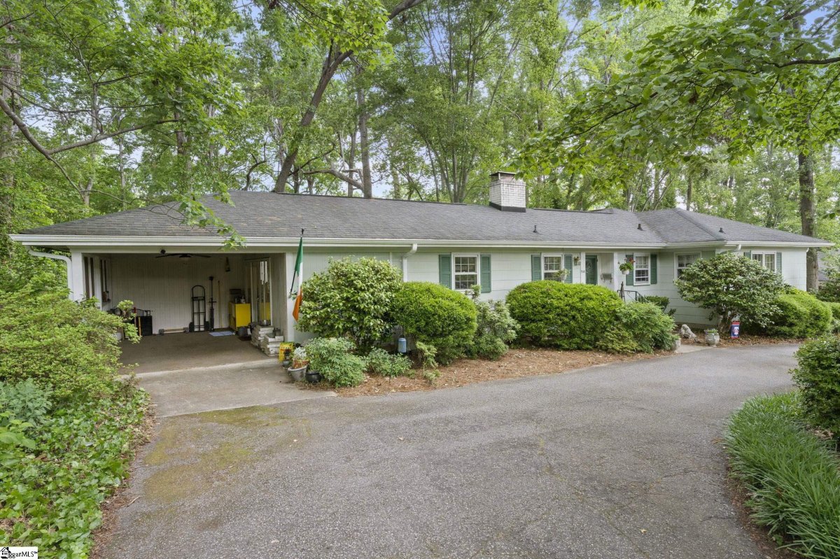 908 Brentwood Drive