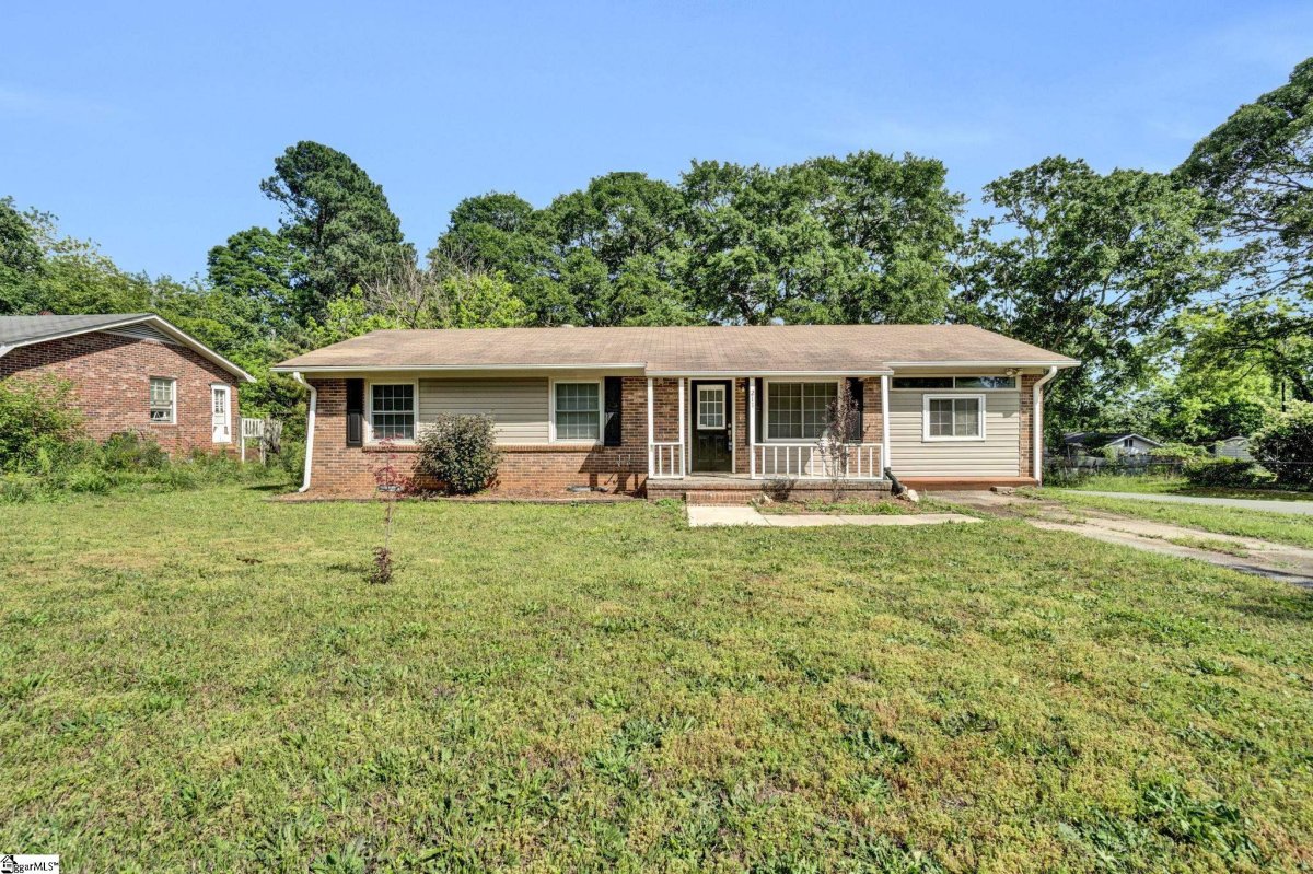 211 Skyline Road