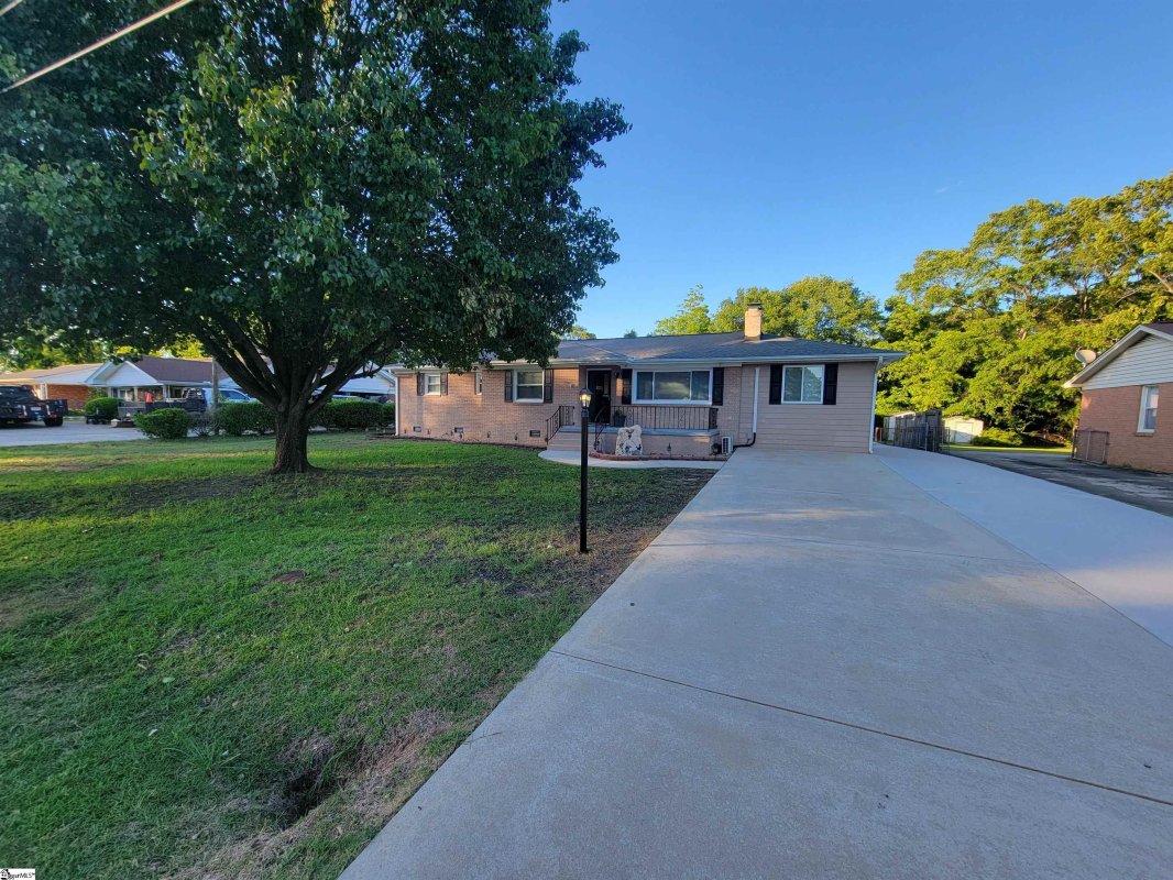401 Rangeview Circle