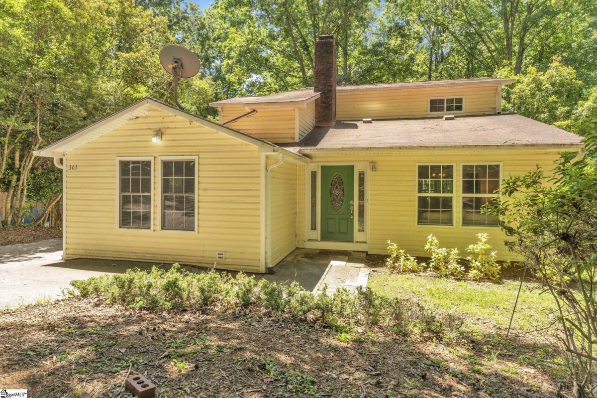 303 Manitowoc Drive