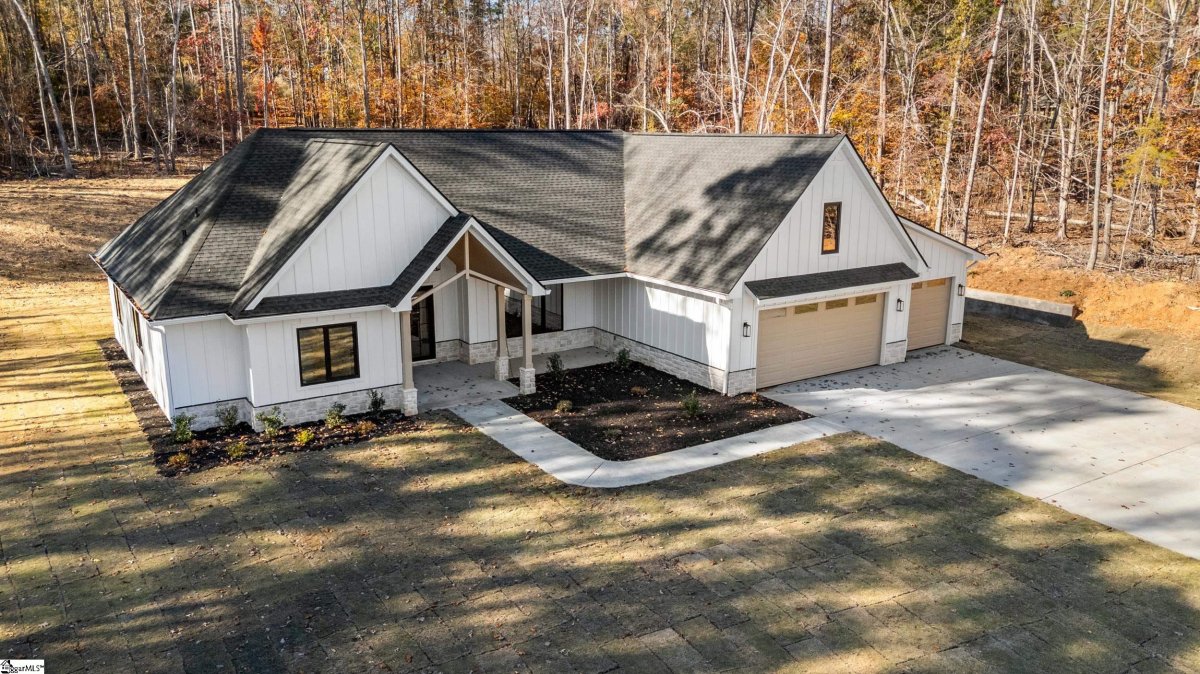 125 E Peninsula Drive