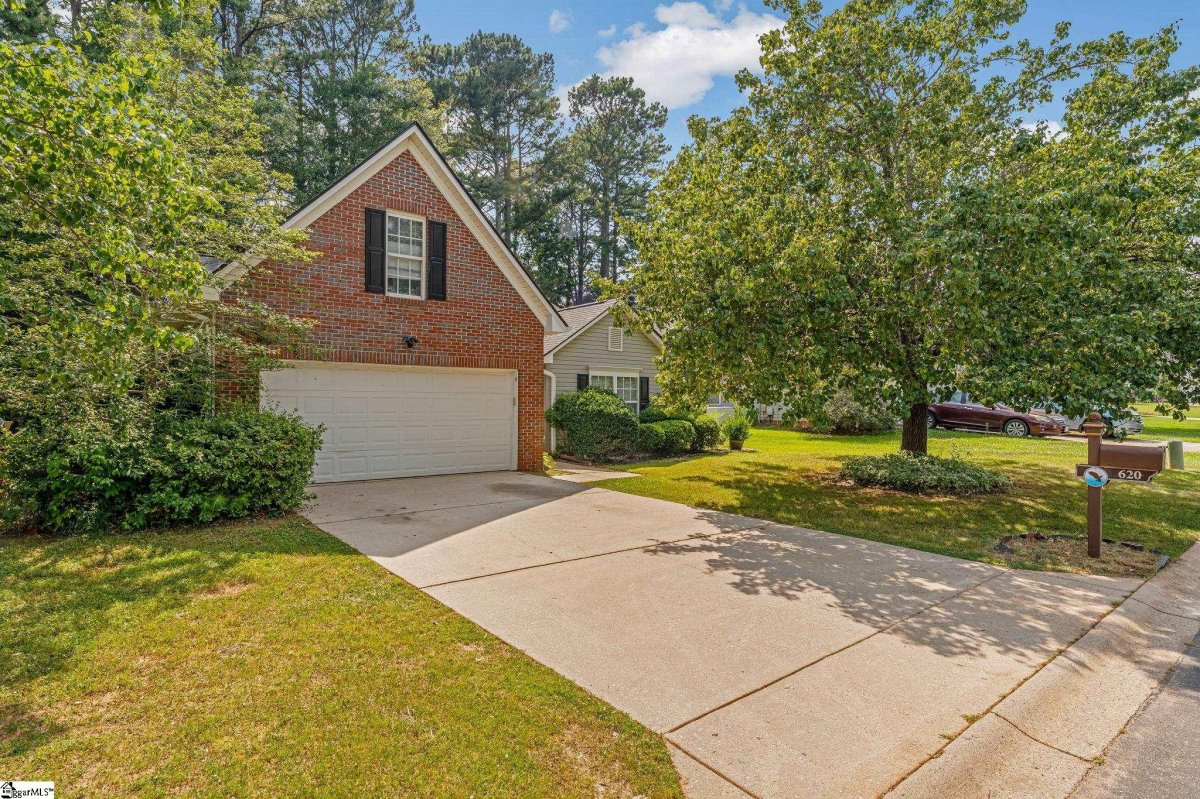 620 Thornbird Circle