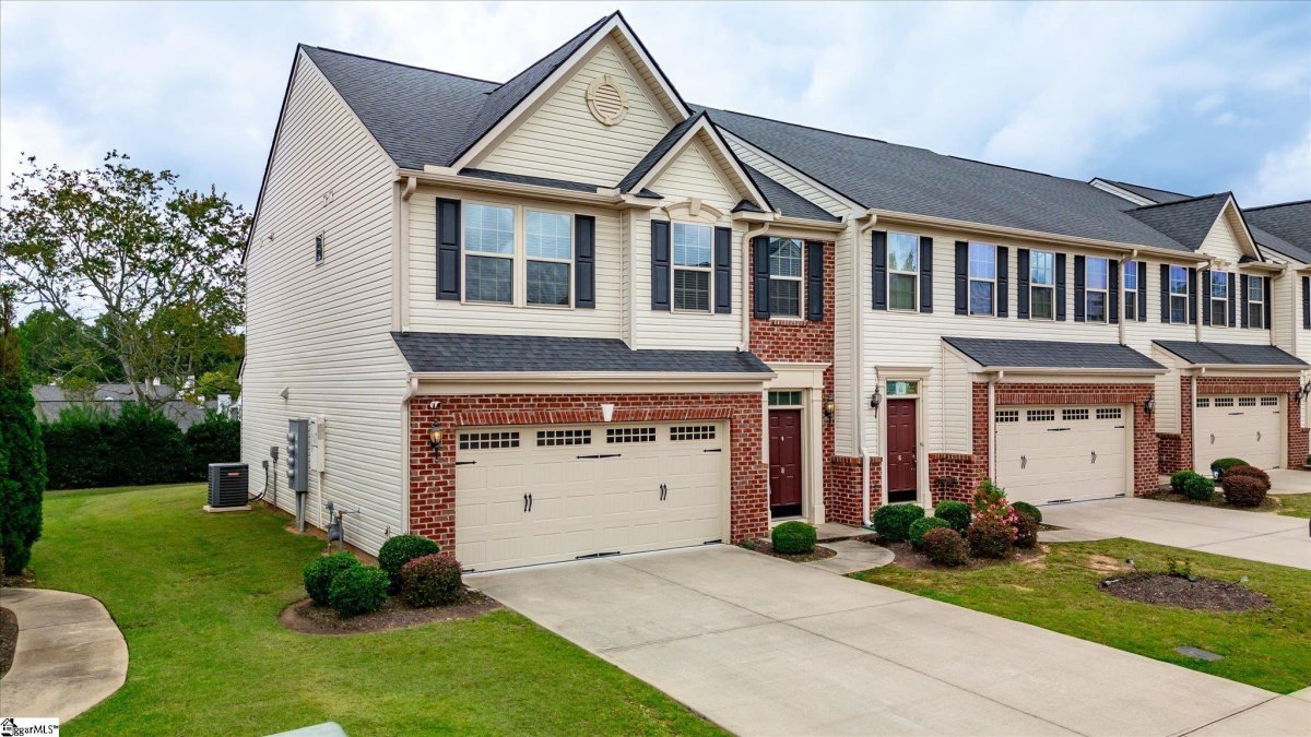 8 Irvington Drive