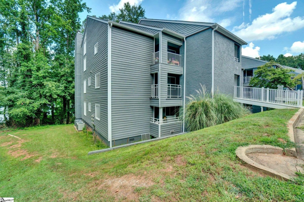 505 Northlake Drive