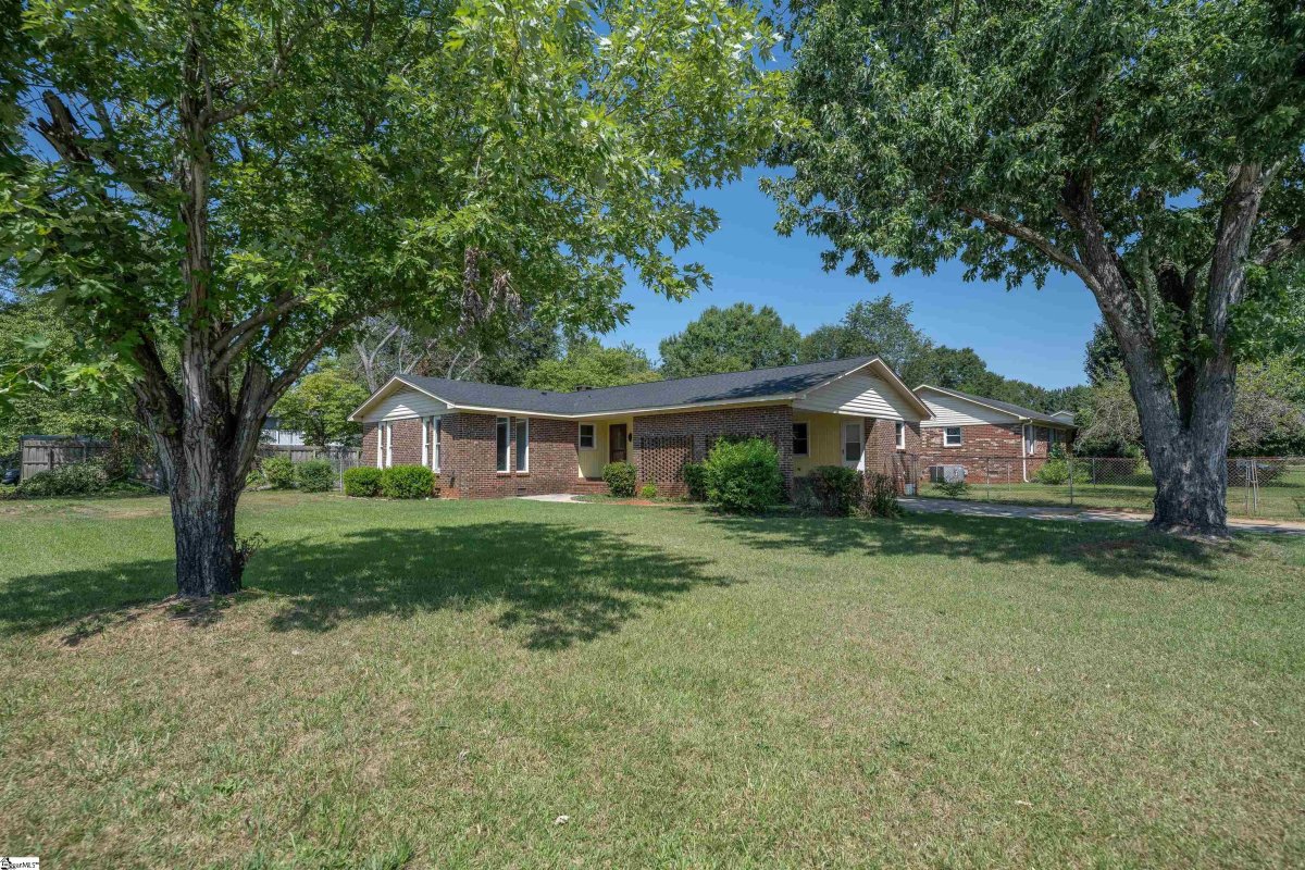 1 Riverwood Circle