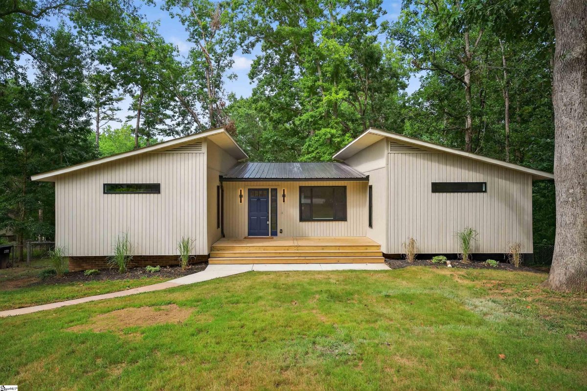8 Chuckwood Court