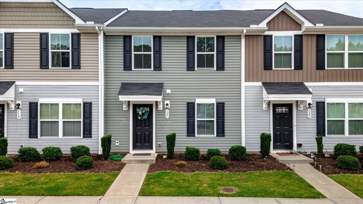 121 Fernside Court