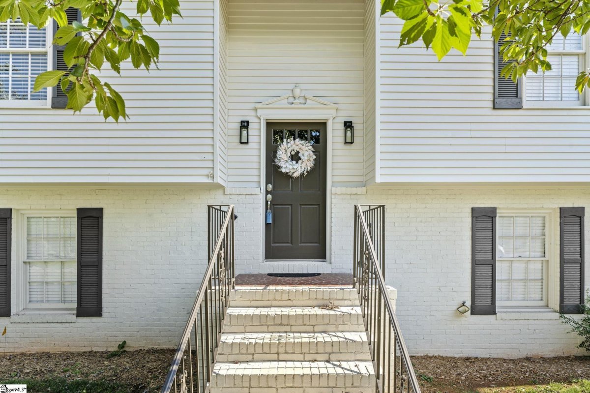604 Hudson Road