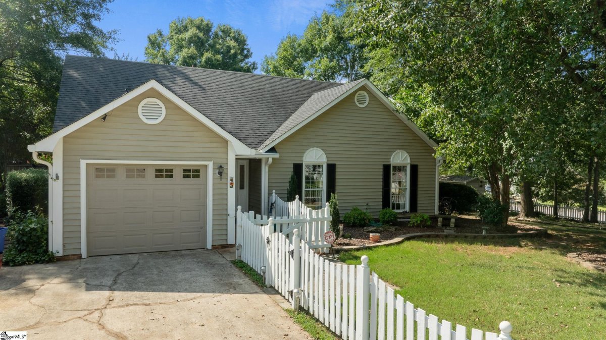 35 Chinaberry Lane