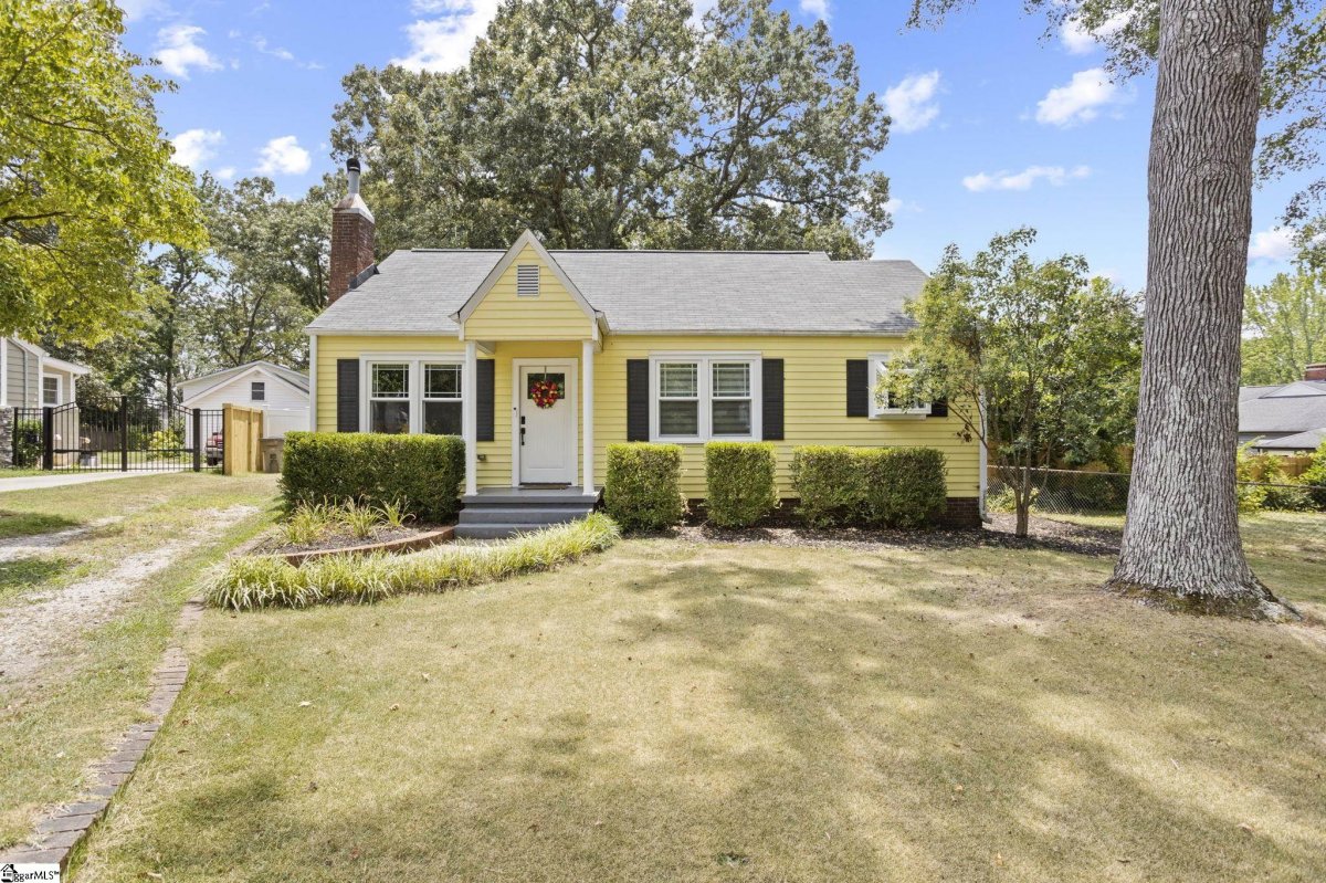 4 Paris Mountain Avenue