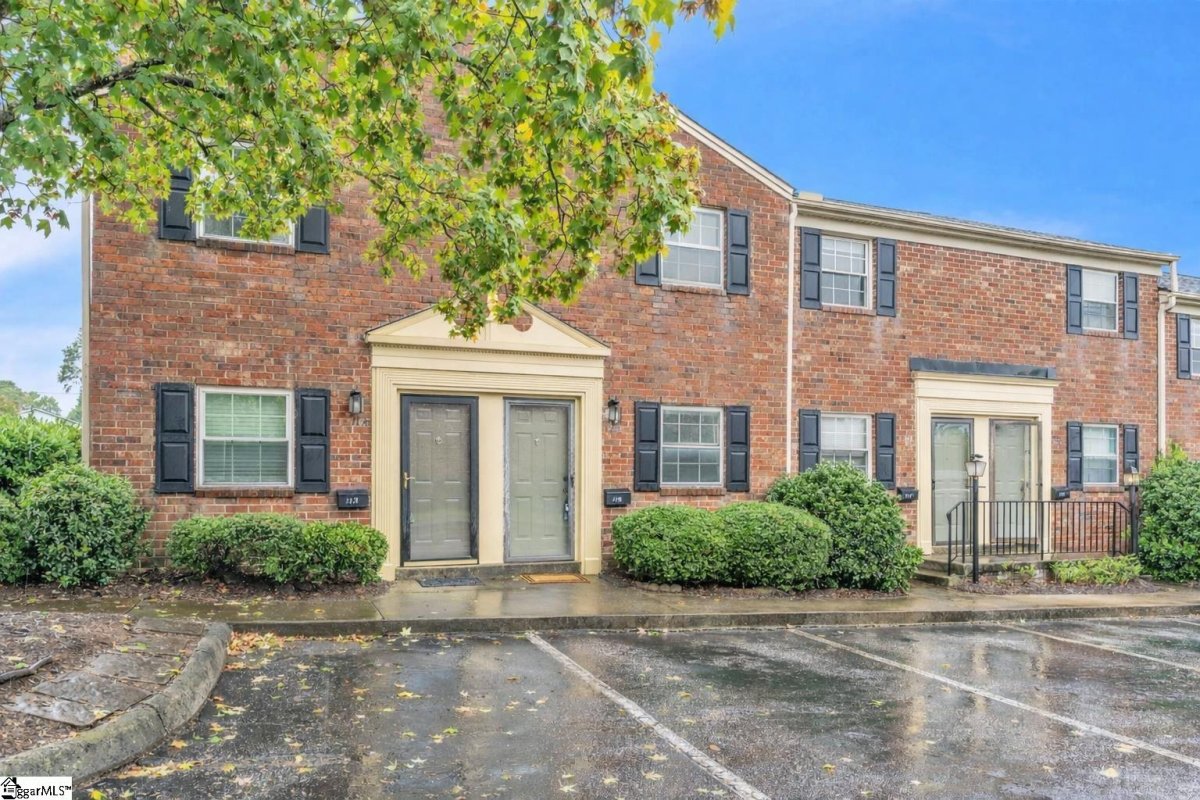 2530 E North Street Unit 11B
