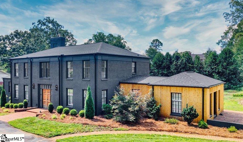 300 E Seven Oaks Drive