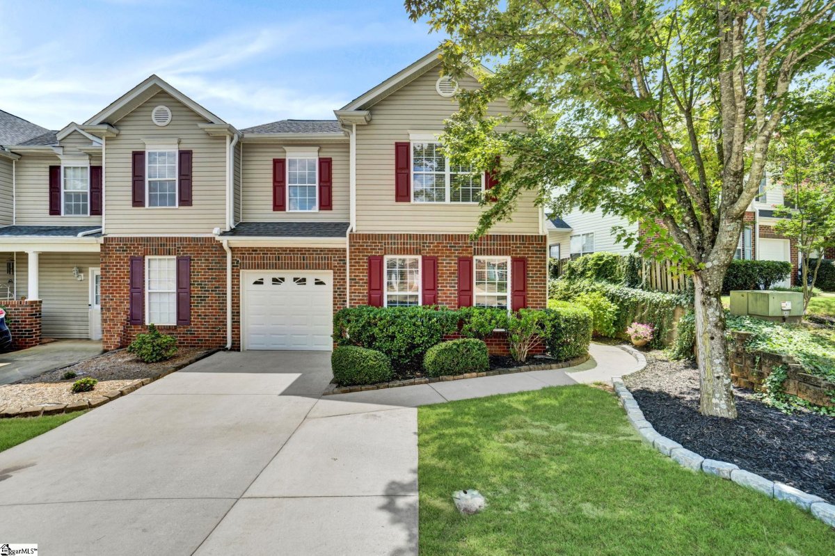 813 Chartwell Drive