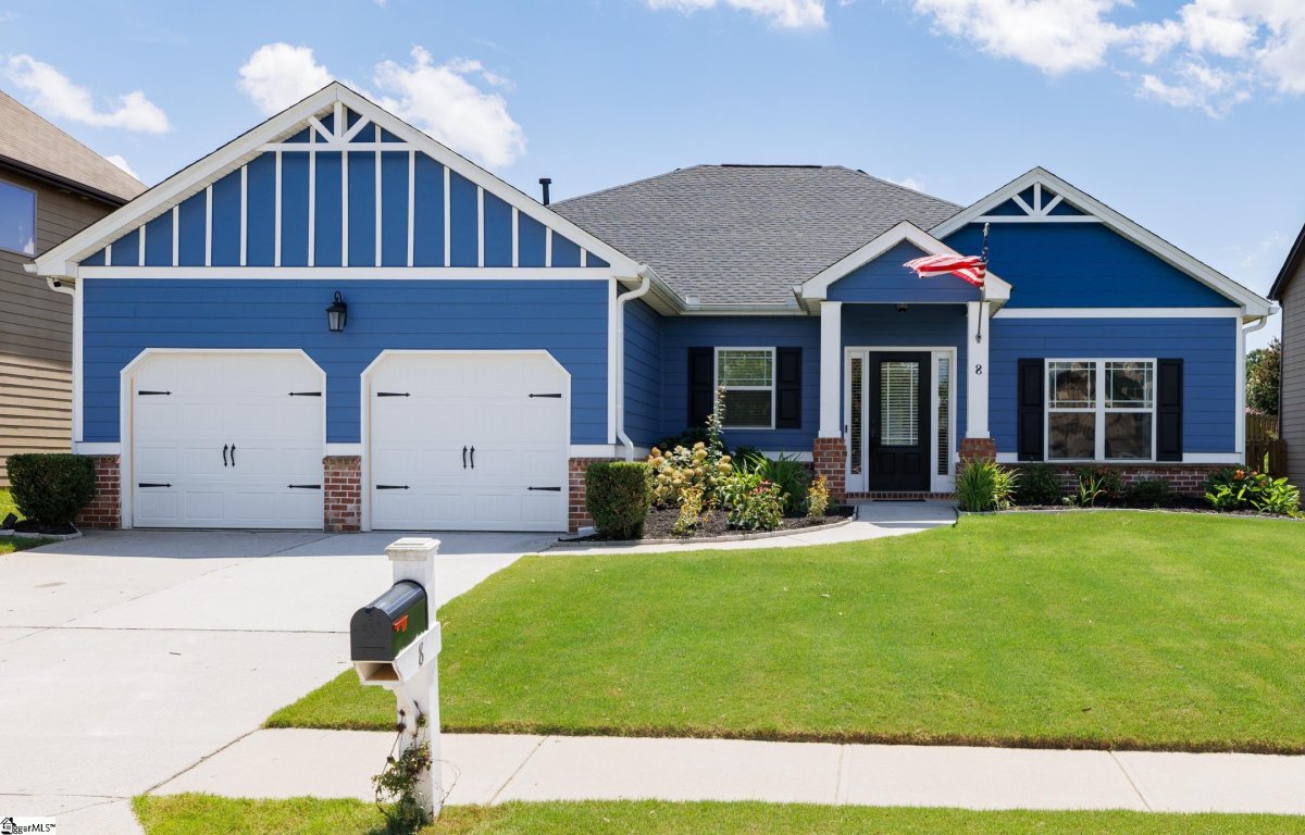 8 Dandie Drive