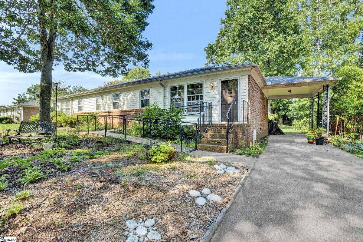12 Twelve Oaks Terrace