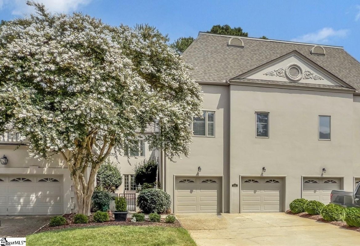210 Castellan Drive