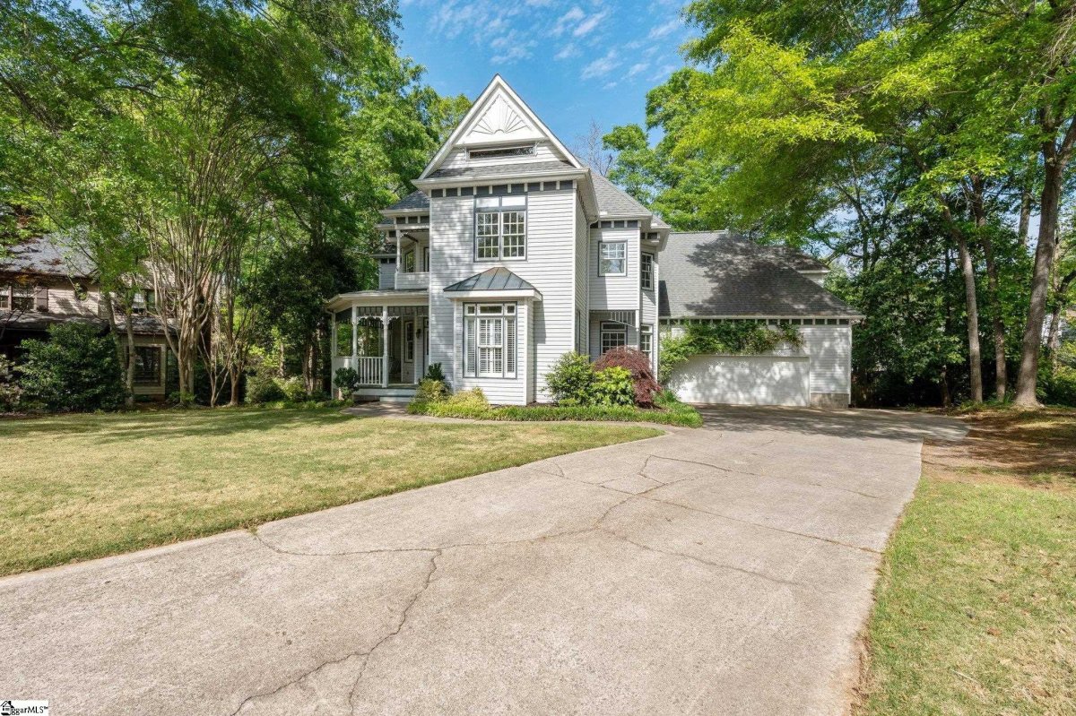 8 Atchison Way