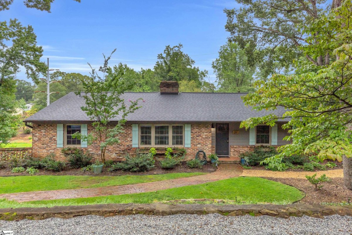 37 Arbutus Trail