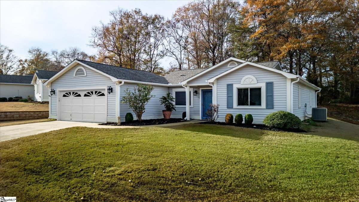5 Woodtrace Circle