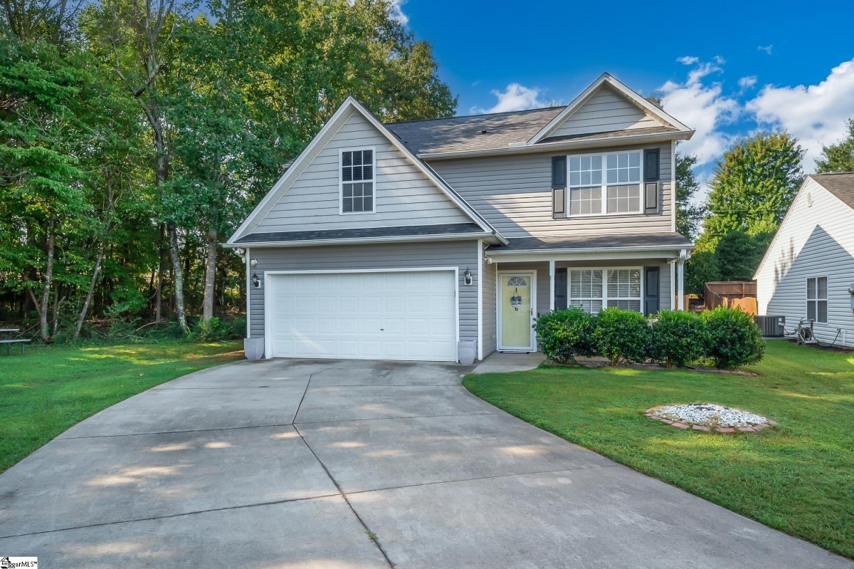 6 Red Robin Court