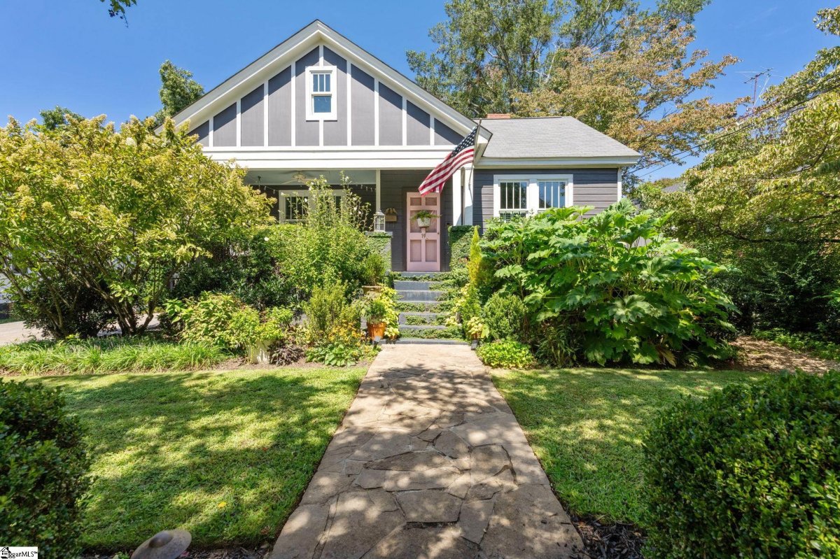 19 E Augusta Place