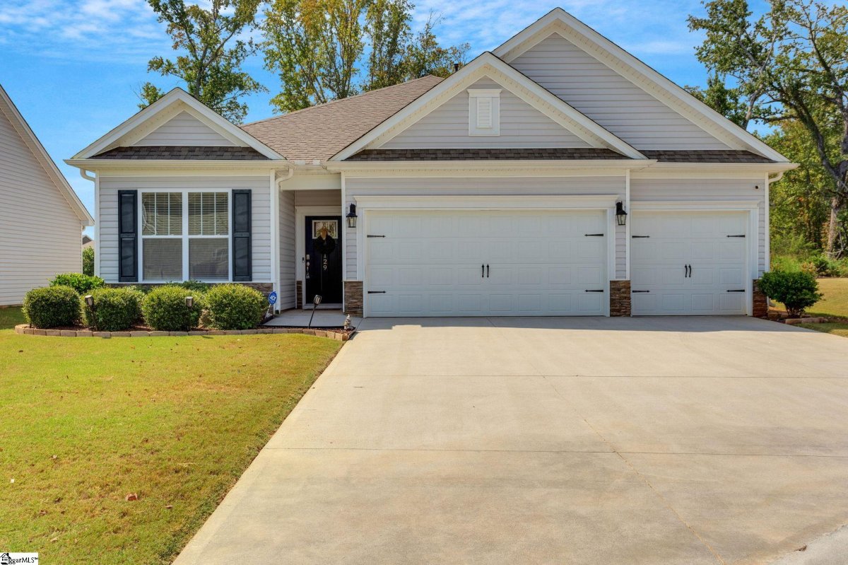 129 Yellow Fox Road