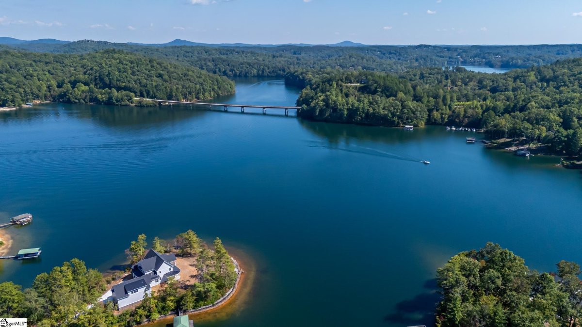 407 Clearwater Cove