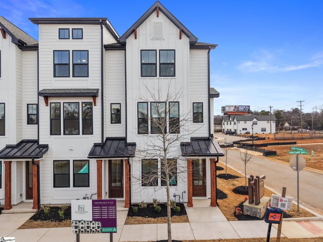 18 Renaissance Row Drive