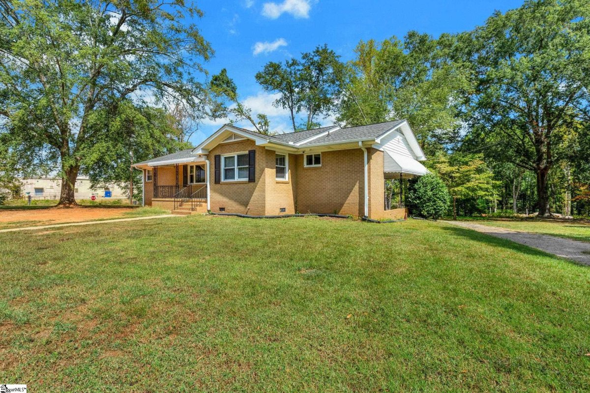 301 Crestwood Drive